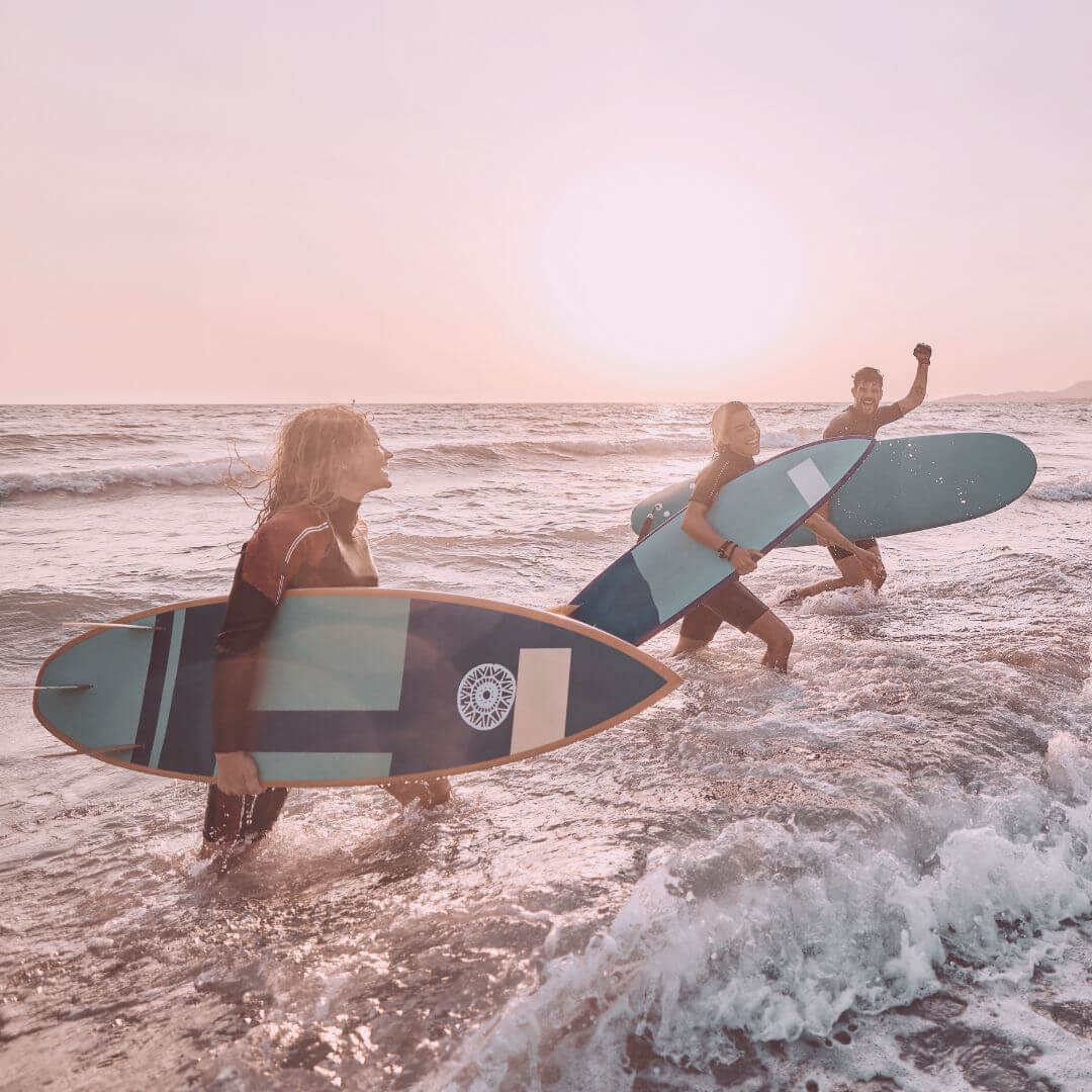 Freelance surfer